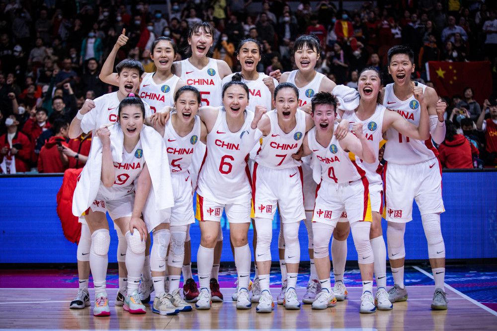 战报莫兰特复出34+8送压哨绝杀!灰熊24分神逆转鹈鹕NBA新赛季常规赛继续进行，孟菲斯灰熊队（7胜19负）翻盘终止连败。